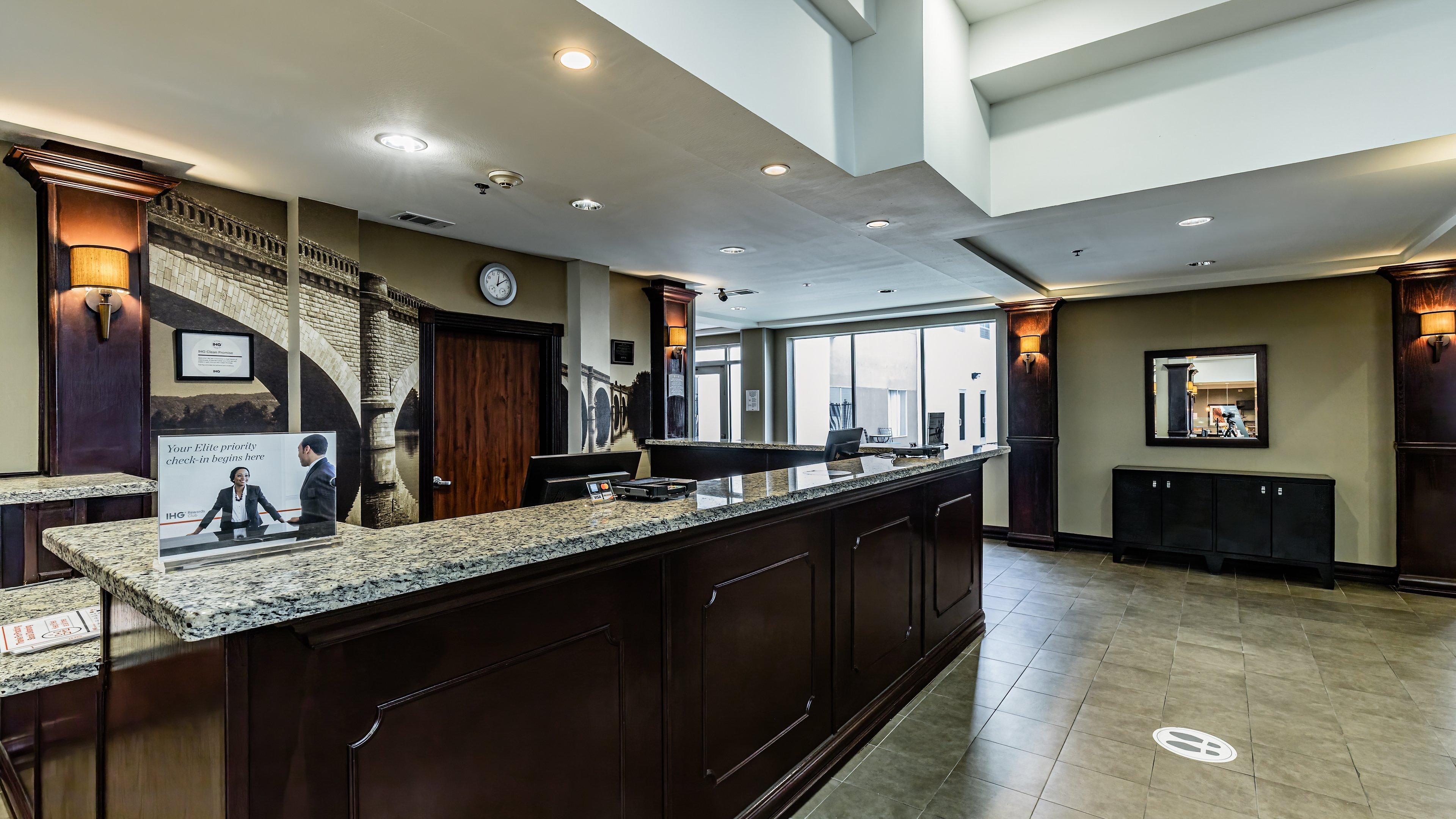 Staybridge Suites Laredo By Ihg Exterior foto