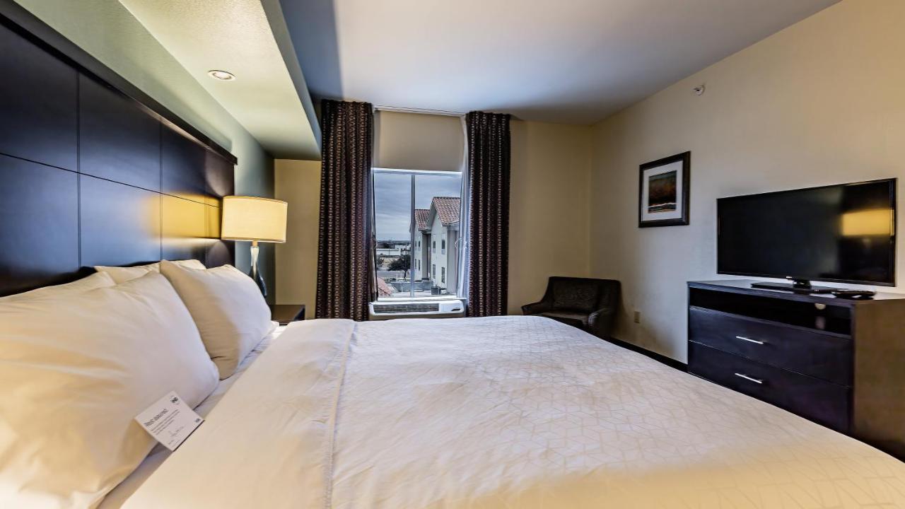 Staybridge Suites Laredo By Ihg Exterior foto